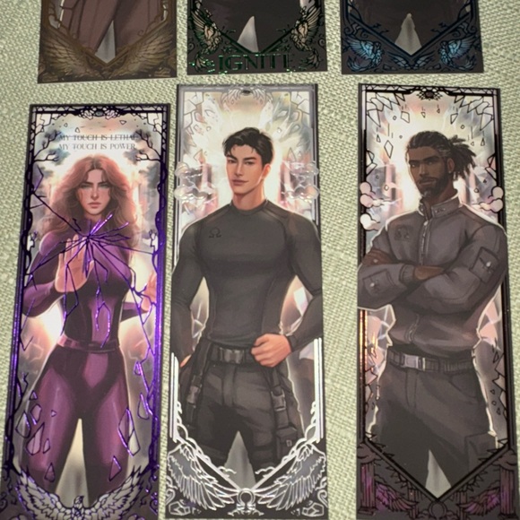 Shatter Me Foiled Bookmarks Set - Picture 3 of 3